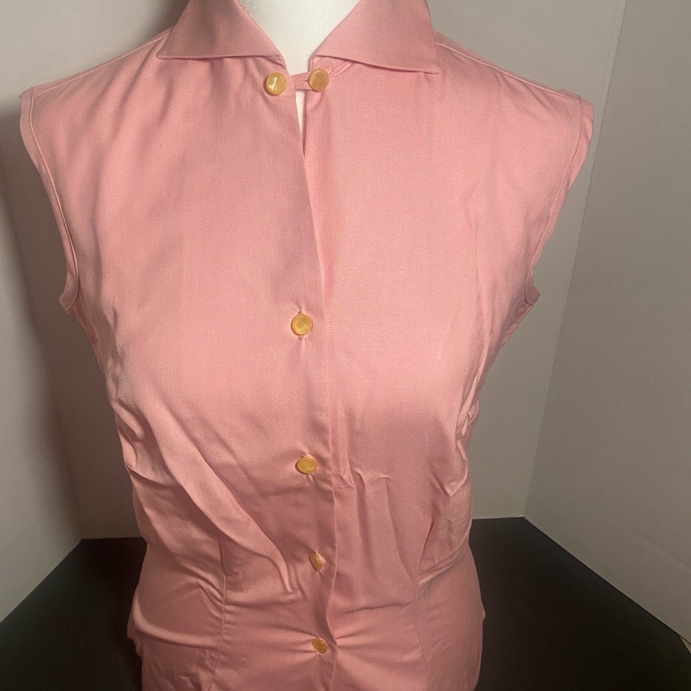 Vintage Women’s Graff Pink Button Down Shirt with Classic Collar and Slim Fit